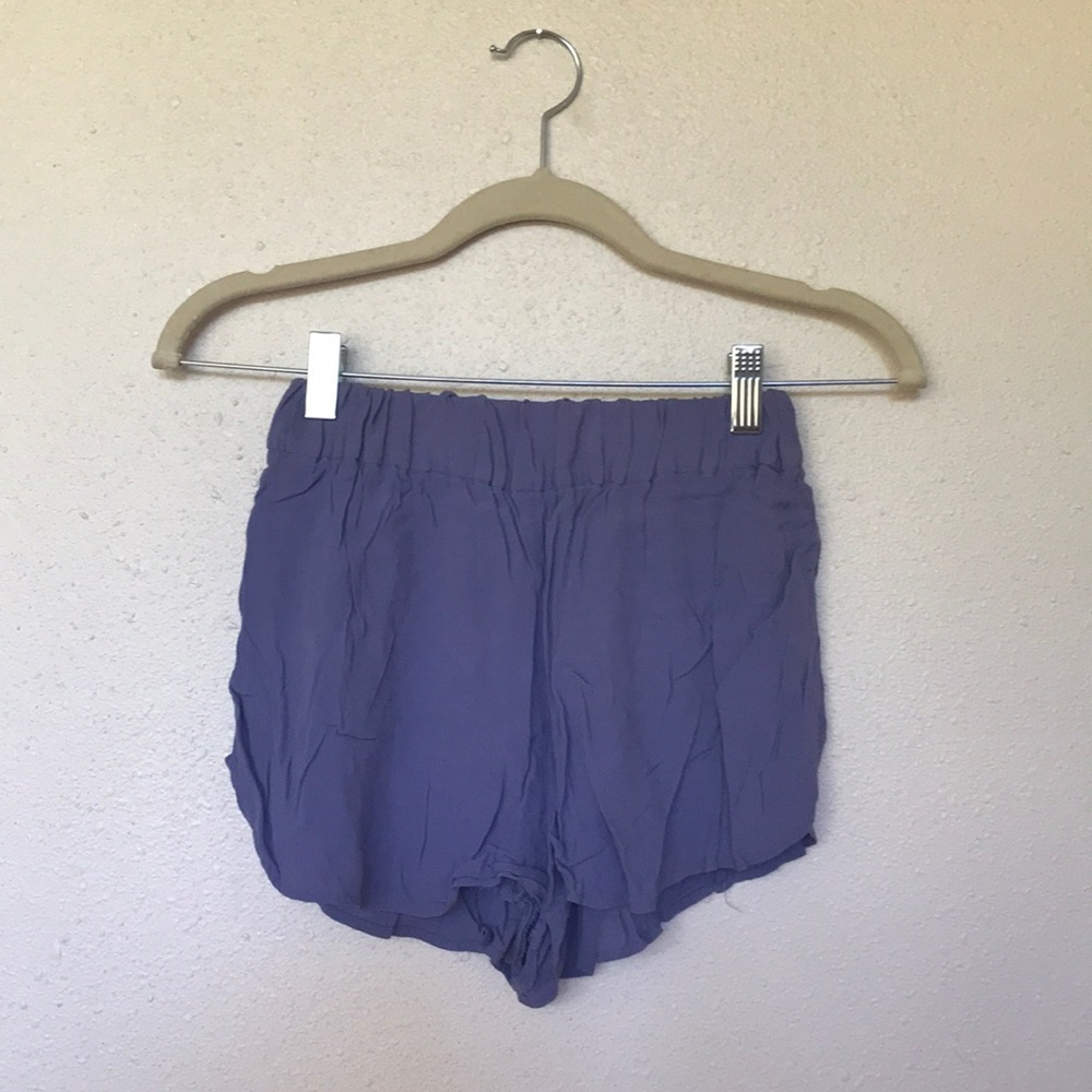 Aritzia Wilfred Free Drapey Shorts